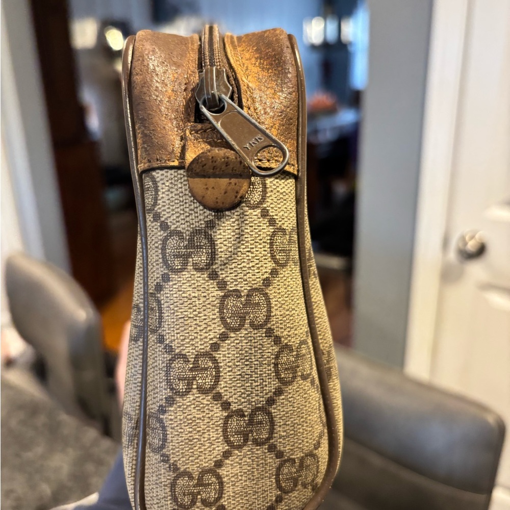 SOLD!!!!Gucci Beige Monogram Bag with Red and Green Accent - Picture 3 of 11